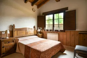 House with private garden and barbecue, pets are allowed, shared pool - Image 4