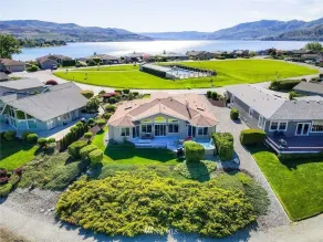 Haus mit Blick auf den Lake Chelan bei Wapato Point - Image 5