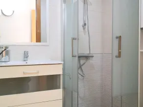 Luxury Apartment with Private Pool & Garden in Figueres - Image 4