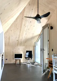 STYLISH ARCHITECTURAL - CENTENNIAL PK. Brilliant location: Quiet pretty central! - Image 2