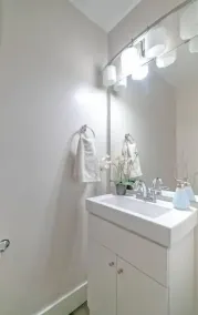 MODERN INTERIOR, 4 Bed 2.5 Bath Home, Close to Shopping, Entertainment and more! - Image 4