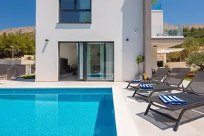 Excellent Split Villa | Villa Gospel Gold | 5 Bedrooms | Rooftop Jacuzzi - Image 3