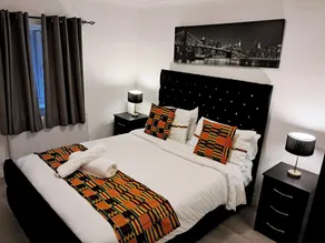 London ExCel 3Bed House Sleeps 6 - Car park for 2 - Image 5