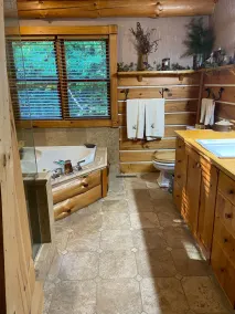Beautiful spacious secluded log home located feet from ATV/snowmobile Trails - Image 3