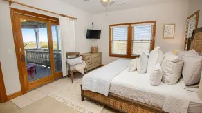 Luxurious Oceanfront, Beach Access, Private Pool, Hot Tub, Elevator, Game Room - Image 4