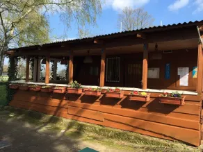 Beautiful 2 bedroom apartment right on the lake - Image 4