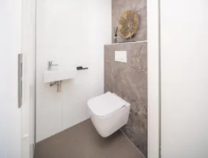 Detached 2-guest Home Near Beach - Image 3