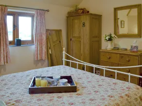2 bedroom accommodation in Hooe, Battle - Image 4