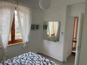 Very bright beachfront apartment - Image 5