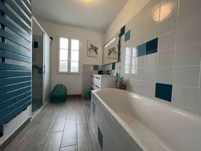 Villa mit 3 Schlafzimmern, Pool und geschlossenem Garten, nah am Meer - Image 2