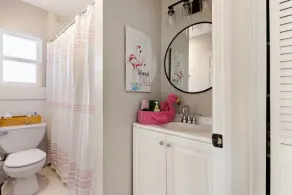 Hollywood Hideaway: Cozy Guesthouse Near Universal Studios - Image 3