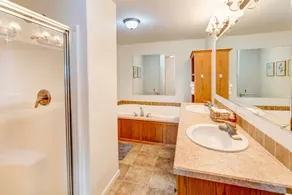 Hilltop Country Home with Panoramic Views – Peaceful and Private Retreat - Image 2