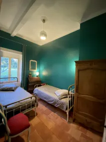 Jolie Maison de Campagne Avec Grande Piscine et Terrain de Tennis - Image 4