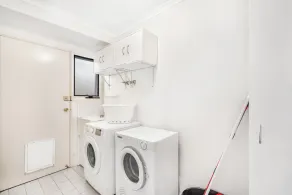 StayAU Cozy 3BR Suburban Retreat in Ingleburn - Image 2