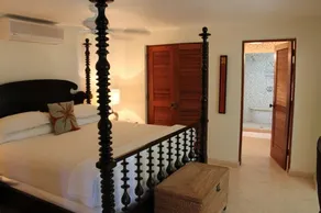 Villa Chavaniac - Spectacular Oceanfront Property - Image 4