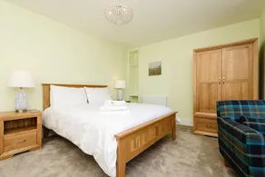 Splendida casa con vista sul fiume Looe. Parcheggio gratuito. Wifi gratis. - Image 4