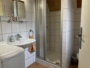 tetto della casa con 70 metri quadrati su due piani con ampio giardino, 150m alla diga - Image 5