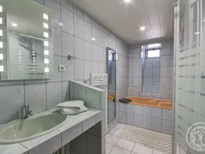 Cozy house with private garden and terrace - Image 2