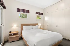 Wellness Escape: 1-Bed Home + Studio & Sauna - Image 4