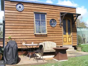 Cedar Cosy Tiny Farm Stay  Loch & Rail Trail pit stop for Philip Island or Prom - Image 3