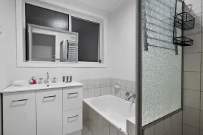 Comfortable Stay in Hoppers Crossing - Image 3