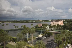Grand accommodation on USA #1 Beach-Siesta Key - Image 2