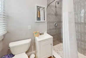 Remodeled Florida Beach Cottage with Private Patio Area. Relax at the Pool. Walk Over to the Beach. - Image 2