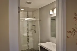 Walk to Train! Pet-Friendly Townhome! - Image 3