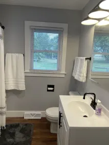 Newly Remodeled Beautiful Home With Perfect Location for Travelers! - Image 2