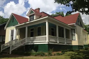 Apartment in the trees of Historic Downtown Helena - Image 4