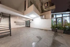 Central Apartment with Underground Parking - Image 2