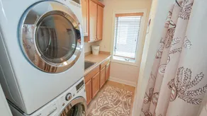GoldCoast-2nd Flr m / Elevator-Handicap Friendly-Across frm Beach, 5 bdrms / 4 bths - Image 3