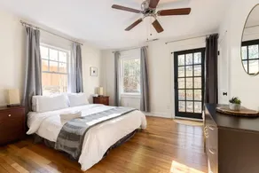 Chic Craftsman, Walk Downtown - Image 5