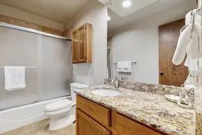 Comfortable home with breathtaking mountain views and high-speed WiFi - Image 3