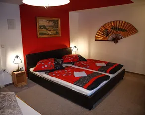 5 minutes to Lake Olbersdorf, vacation apartment with fireplace - Image 3