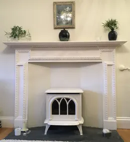 Lovely Townhouse with garden overlooking the Square sleeps 2-5+ comfortably - Image 2
