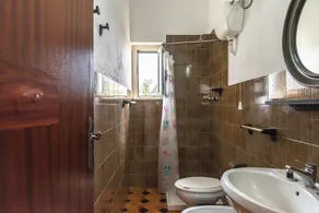 Villa 'Rosa' amiga dos animais com vista para o mar e terraços - Image 4
