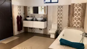 Wunderschöne großräumige Villa mit Pool - Image 3