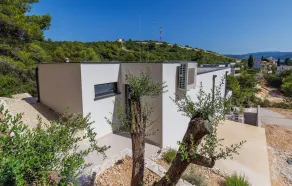 Awesome Home In Komarna - Image 4