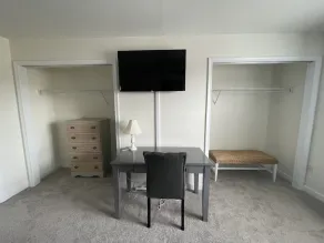 Quiet Neighborhood 2BR Townhouse 1.5 miles to beach - Image 3