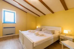 Rummelig villa med privat pool i en fredelig landsby væk fra byens skarer! - Image 5