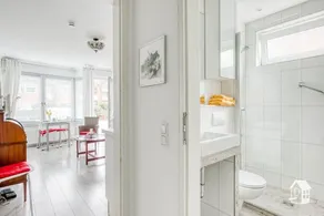 Comfortable 2-room apartment near the subway in a quiet location - Image 4