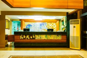 Ambassador Plaza - Image 5