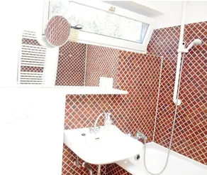 Cosy, nicely furnished apartment with spacious sunny terrace - Image 2