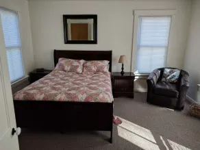 Enjoy In Town Convenience, 10 Minute Walk From Lincoln Square - Image 5