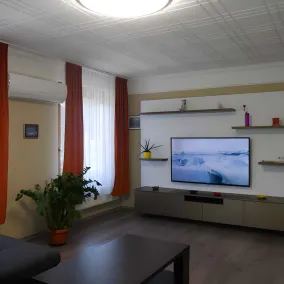 Ferienwohnung mit Pool und Spielplatz - Image 2