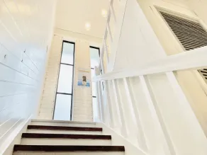 6 Lake st, 4 bedroom , 3 bathroom, 4 toilets, kitchen upstairs and downstairs - Image 2