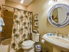 Luxury Key West feel steps from Historic downtown Stuart, minutes from the beach - Image 4