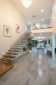 STUNNING DESIGNER HOME – Exceptional Quality - Image 2