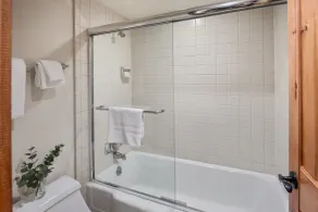 1 Bdrm, 1. 5 Bath Stonebridge très bien situé - Image 5